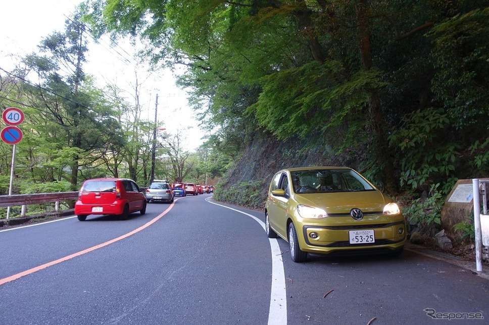 当然のことながら、箱根周辺は大渋滞だ。しかしそれを回避して走ることもできた。（新型up！専用アプリVolkswagen「maps＋more」で温泉に行く）《撮影 中込健太郎》