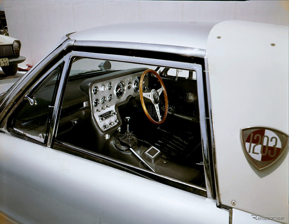 マツダ802（後のコスモスポーツ）、試作車第1号「L402A」（1963年）《画像提供 マツダ》