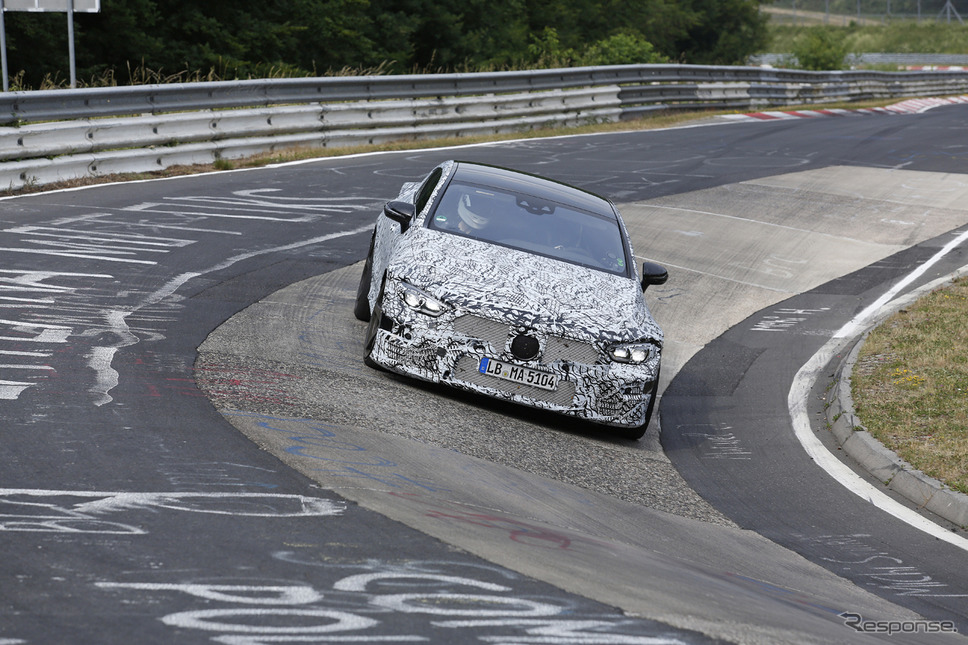 メルセデス AMG GT 4ドアモデル スクープ写真《APOLLO NEWS SERVICE》
