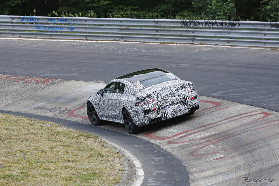 メルセデス AMG GT 4ドアモデル スクープ写真《APOLLO NEWS SERVICE》