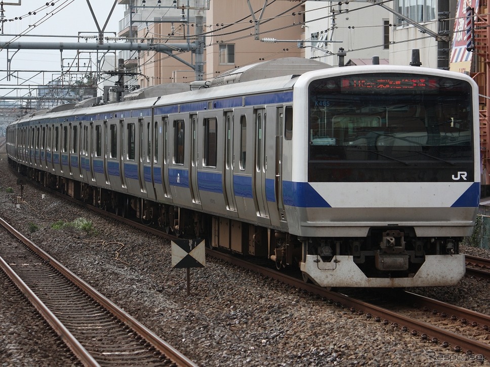 10月14日のダイヤ改正では常磐線の品川直通列車が増強される。写真は常磐線の普通列車。《撮影 草町義和》