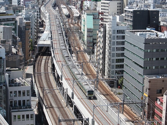 東海道線〜高崎線は一部の列車で車両の数を増やす。《撮影 草町義和》