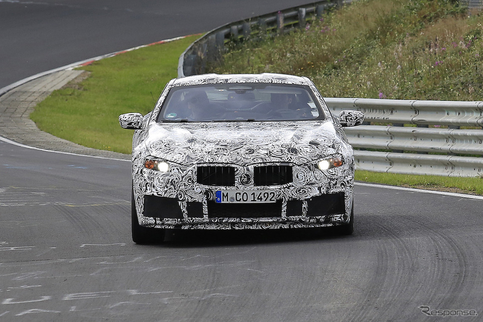 BMW M8 スクープ写真《APOLLO NEWS SERVICE》