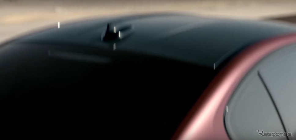 BMW M5 新型のカーボン製ルーフ
