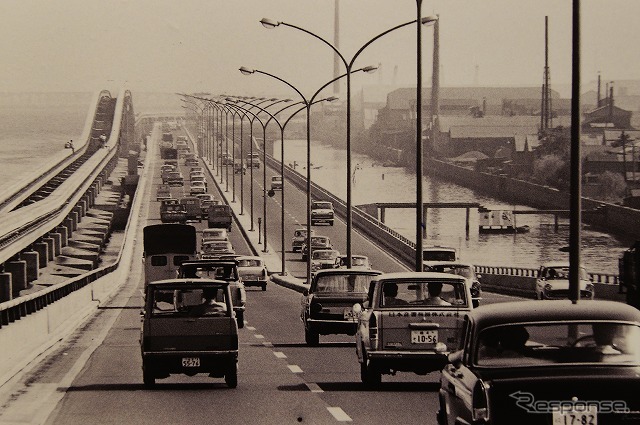 今回、更新される約1.9km区間は1963年までに開通。約53年間使われてきた《提供 首都高速道路》