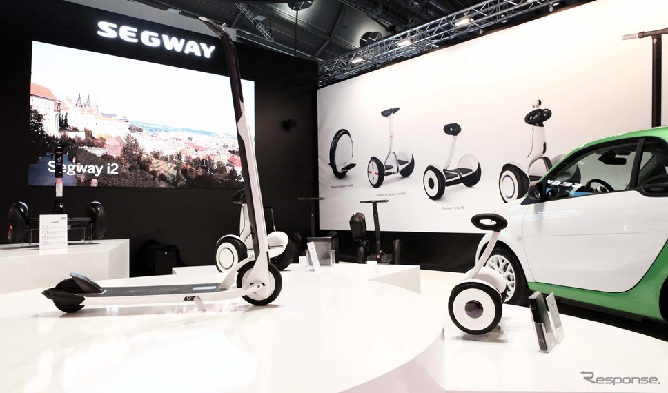 CityGoスクーターを発表したセグウェイのブース（フランクフルトモーターショー2017）