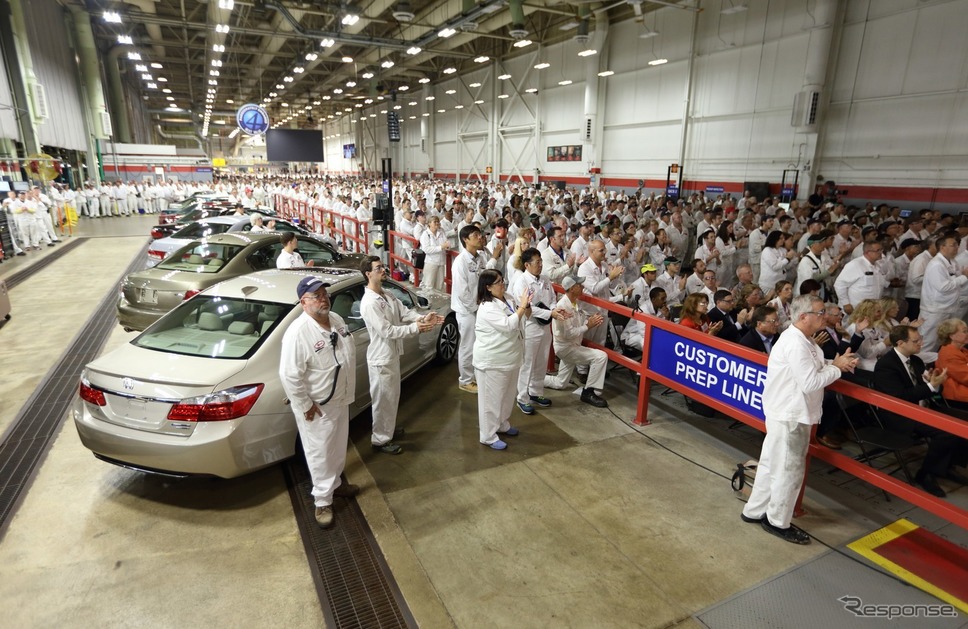 ホンダ アコード 新型の量産第一号車がラインオフした米国オハイオ州メアリーズビル工場