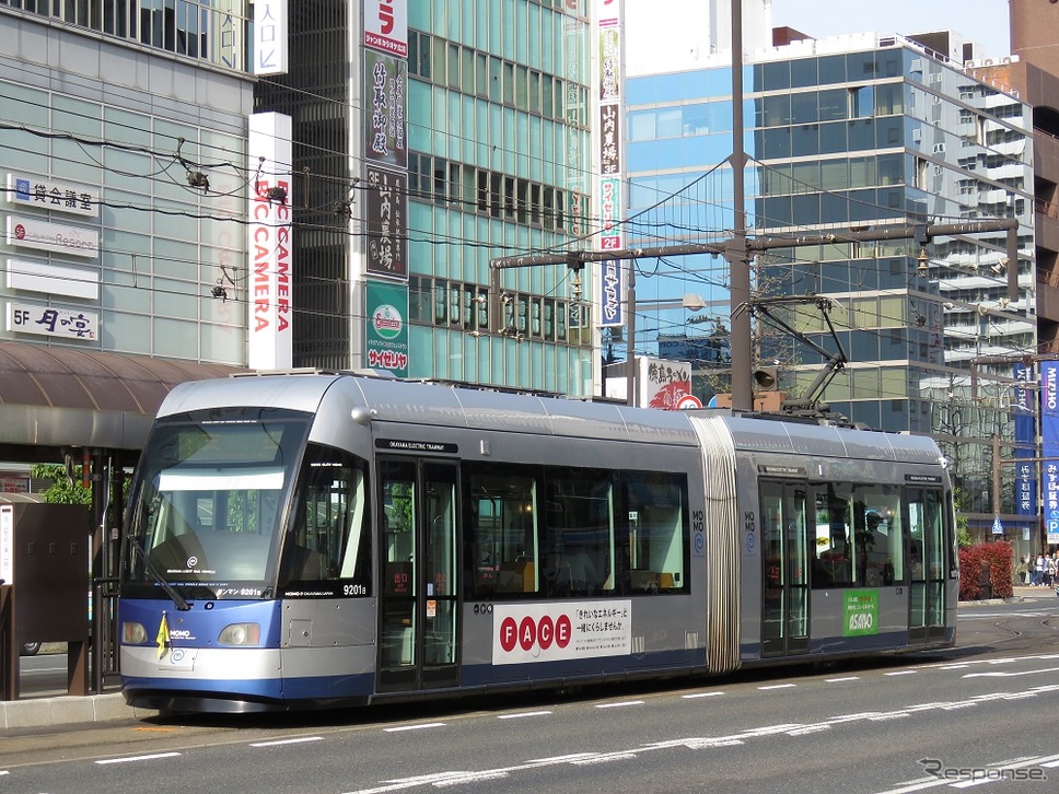 岡山県内の交通4社は10月から交通系ICカードの全国相互利用サービスに対応する。写真は岡電の路面電車。《撮影 草町義和》