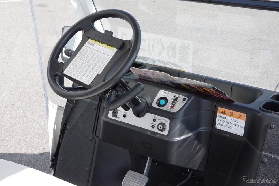 石川県輪島市でおこなわれている電動ゴルフカートを用いた自動運転の実証実験「WA-MO（ワーモ）」。《撮影 宮崎壮人》