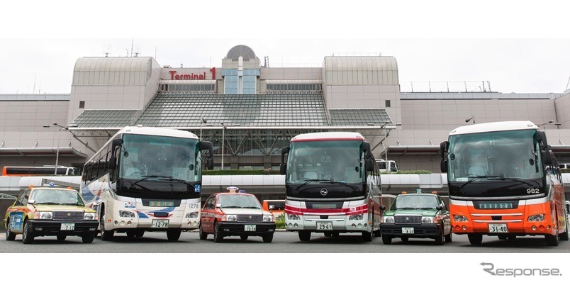 東京2020オリンピック・パラリンピック競技大会特別仕様ナンバープレートの交付開始。撮影協力：左から飛鳥交通、京成バス、三和交通、京浜急行バス、豊和自動車、東京空港交通（場所：羽田空港）《画像提供 国土交通省》