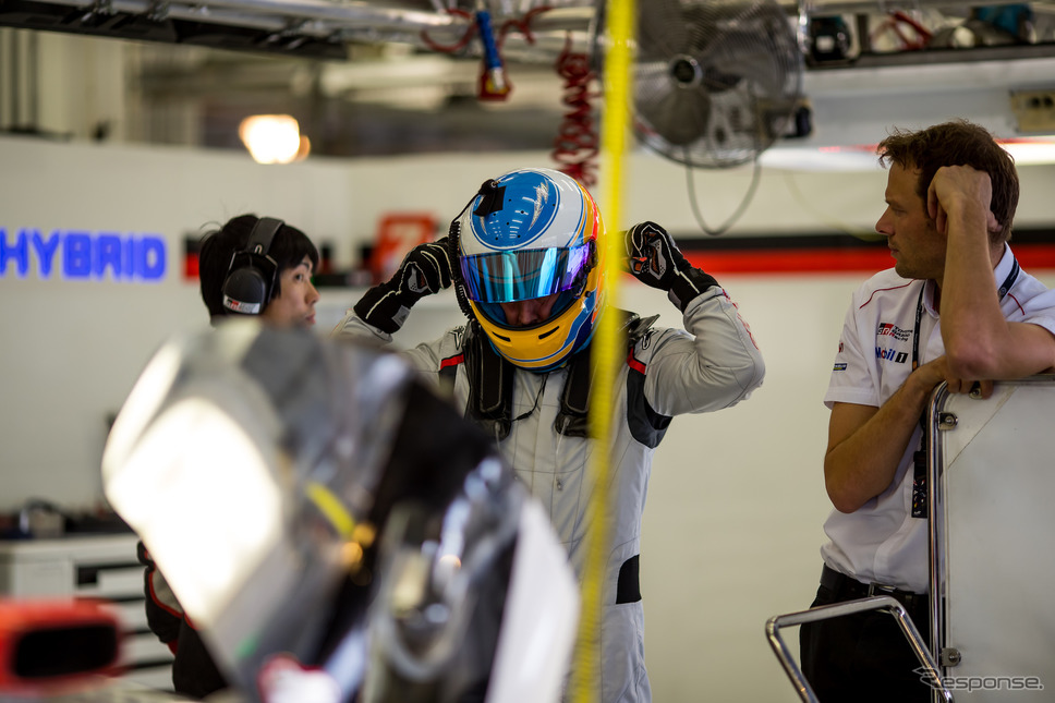 フェルナンド・アロンソがトヨタのLMP1マシンをテスト。《写真提供 FIA-WEC》