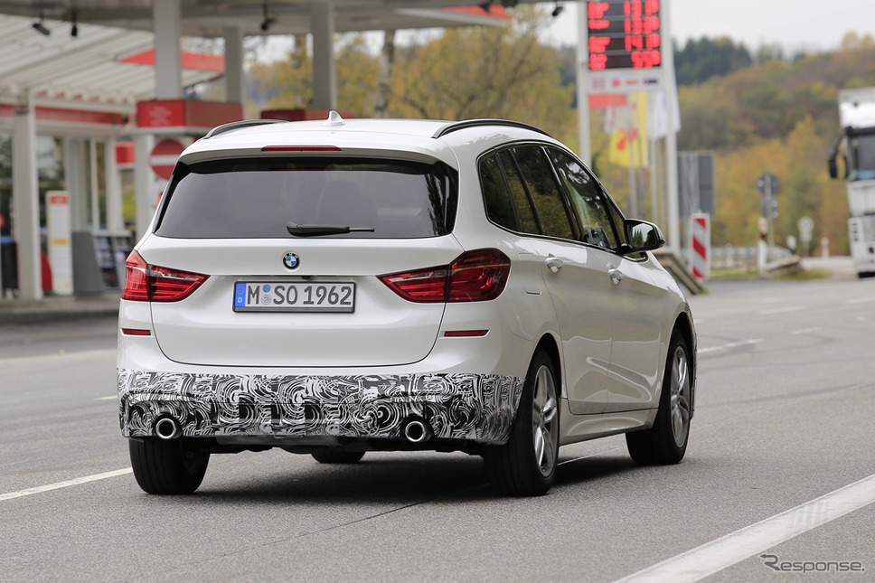 BMW 2シリーズ グランツアラー 改良モデル スクープ写真《APOLLO NEWS SERVICE》