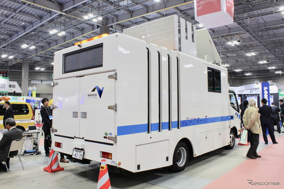 JR西日本は「eQドクターT」（写真）の技術をベースに新幹線用のトンネル検査システムを開発する。