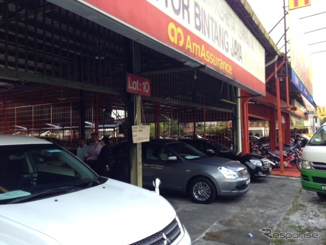 マレーシアの中古車販売店（２）《撮影　川崎大輔》
