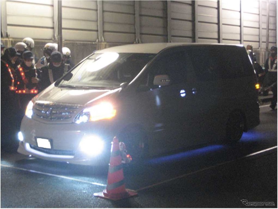 不正改造車を排除する特別街頭検査の様子《画像 関東運輸局》