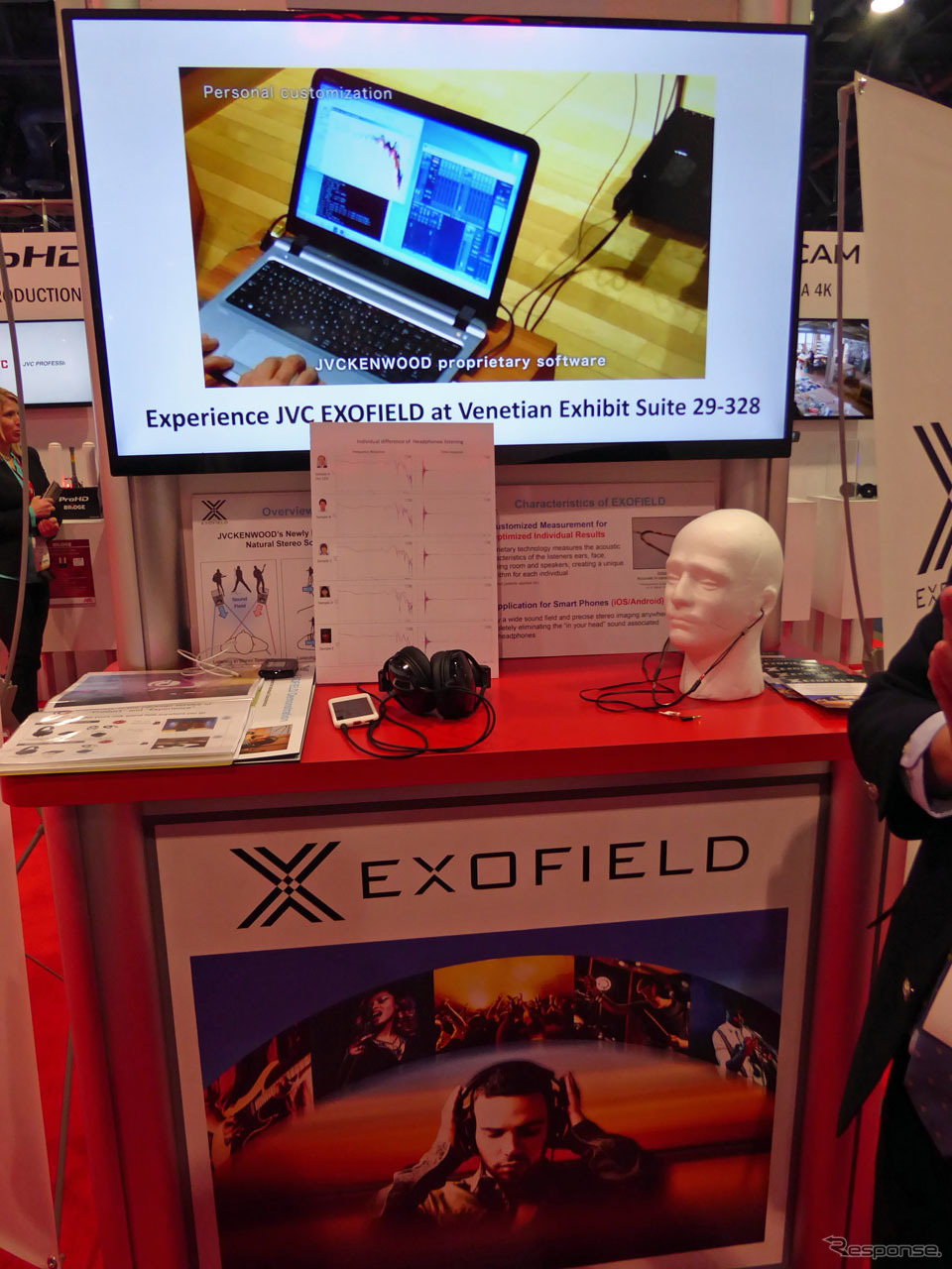 ヘッドホンで聴くのに前方定位を実現できる頭外定位音場処理技術「EXOFIELD（エクソフィールド）」を参考出品《撮影 会田肇》