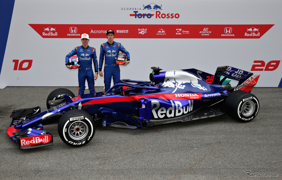 トロロッソSTR13・ホンダ（左＝#10 ガスリー、右＝#28 ハートレー）《写真提供 Red Bull / Scuderia Toro Rosso》