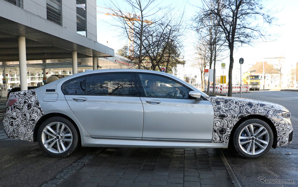 BMW 7シリーズ 改良新型スクープ写真《APOLLO NEWS SERVICE》