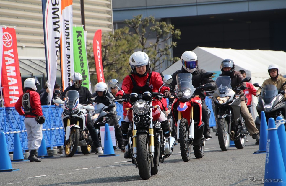 2017年の大阪モーターサイクルショー会場　2018年はさらに広くなる《提供 日本二輪車普及安全協会近畿ブロック》