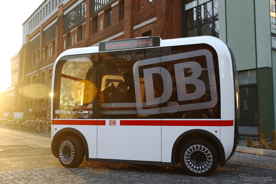自動運転時代に、無人バスの運賃支払いはどうなるのか。写真はドイツ鉄道（DB）の無人バス《写真 Getty Images》