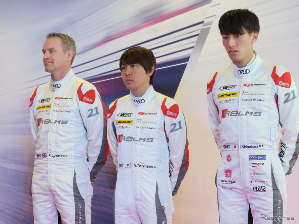 GT300クラスの#21 ヒトツヤマのドライバー。左からライアン、富田、篠原。《撮影 遠藤俊幸》