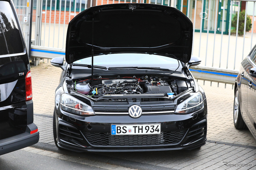 VW ゴルフ 8代目開発車両 スクープ写真《APOLLO NEWS SERVICE》