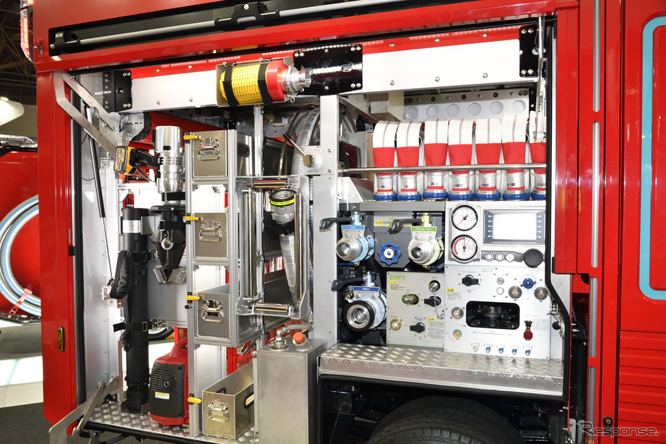 モリタの小型水槽付消防ポンプ自動車CD-IDシリーズ（東京国際消防防災展2018）《撮影 雪岡直樹》