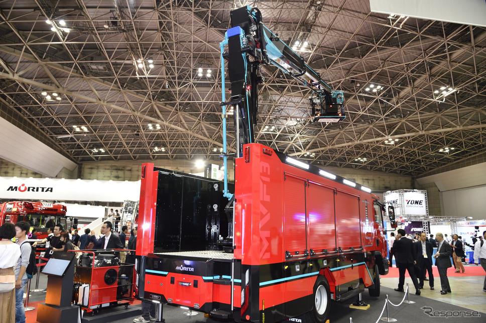 13mブーム付多目的消防ポンプ自動車MVF13海外仕様(東京国際消防防災展2018)《撮影 雪岡直樹》