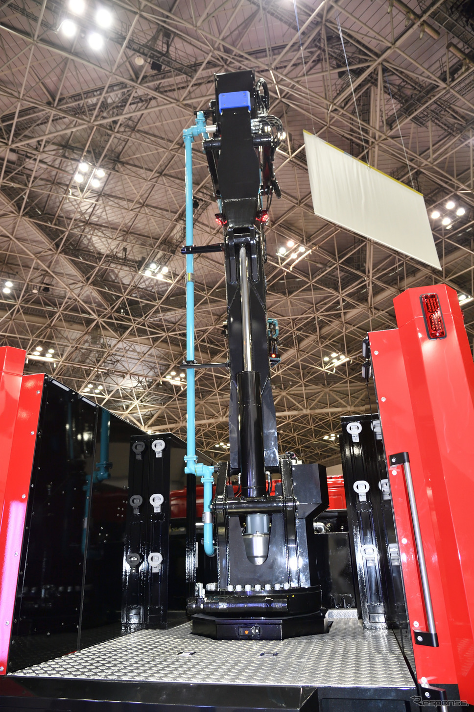 13mブーム付多目的消防ポンプ自動車MVF13海外仕様(東京国際消防防災展2018)《撮影 雪岡直樹》
