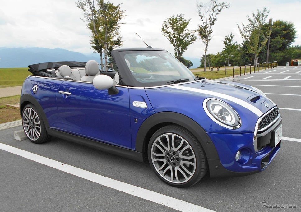 MINI クーパーS コンバーチブル《撮影 岩貞るみこ》