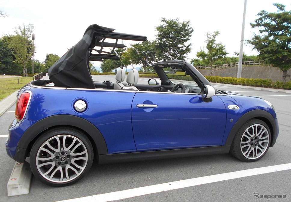 MINI クーパーS コンバーチブル《撮影 岩貞るみこ》