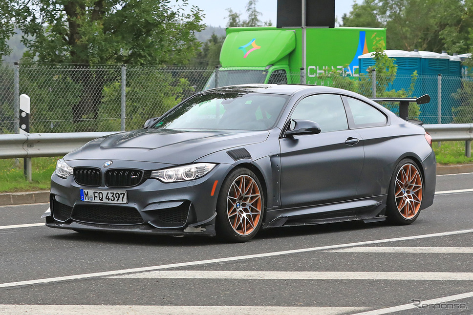 BMW M4 CSL プロトタイプスクープ写真《APOLLO NEWS SERVICE》