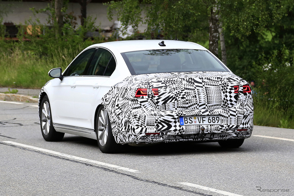 VW パサート 改良新型 スクープ写真《APOLLO NEWS SERVICE》