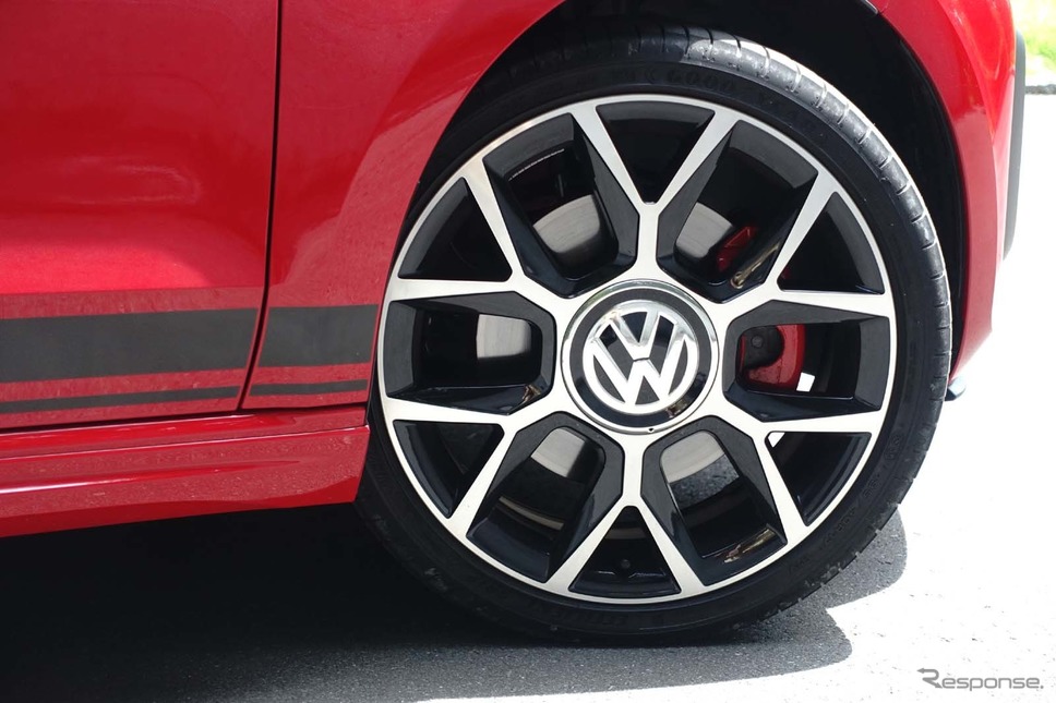 VW up！GTI撮影　中村孝仁