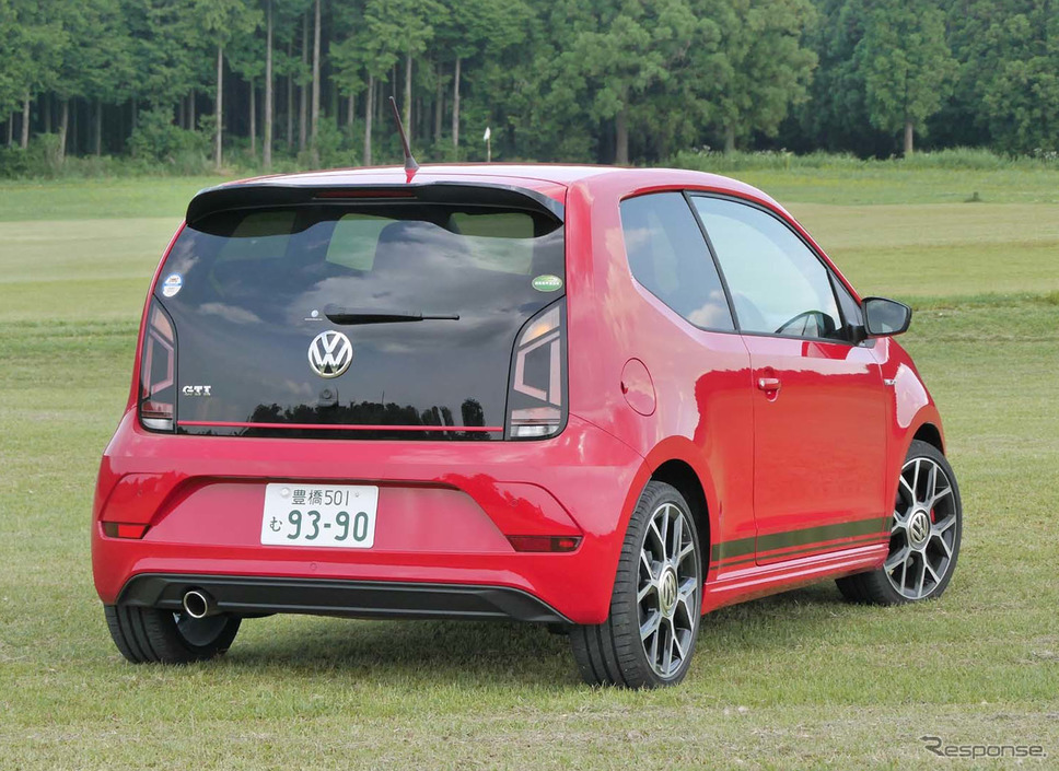 VW up！GTI撮影　中村孝仁