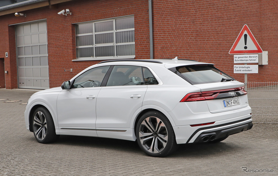 アウディ SQ8 スクープ写真《APOLLO NEWS SERVICE》