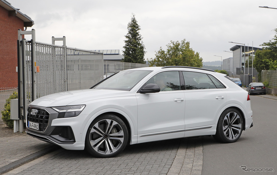 アウディ SQ8 スクープ写真《APOLLO NEWS SERVICE》