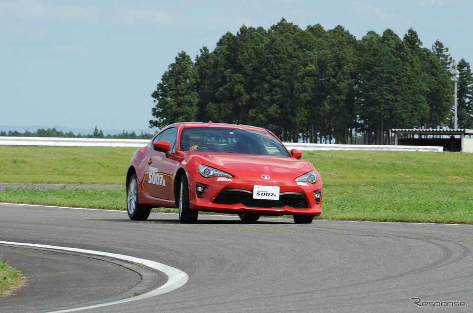 ブリヂストン POTENZA S007A 試乗会《撮影 安藤貴史》