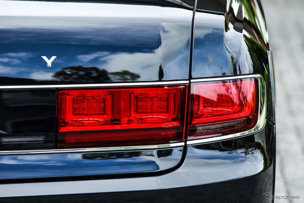 トヨタ センチュリー 新型(ボディカラー:「神威」、内装:ウールファブリック「瑞響」)《撮影 佐藤靖彦》