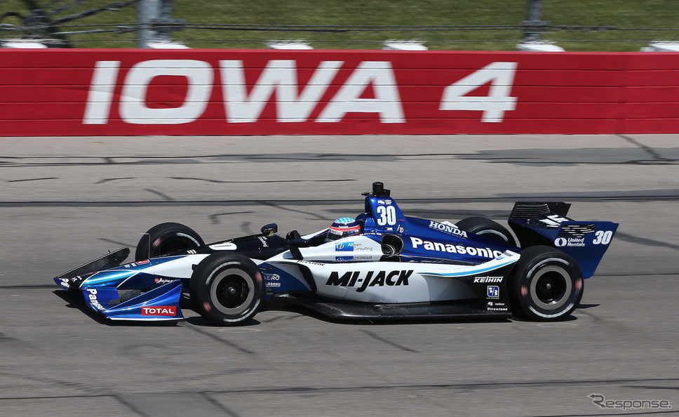 #30 佐藤琢磨はアイオワ戦で3位ゴール。《写真提供 INDYCAR》