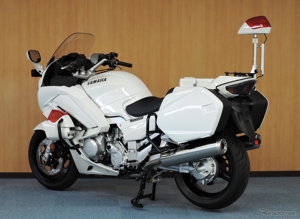 ヤマハの白バイ「FJR1300AP」《画像提供 ヤマハ発動機》