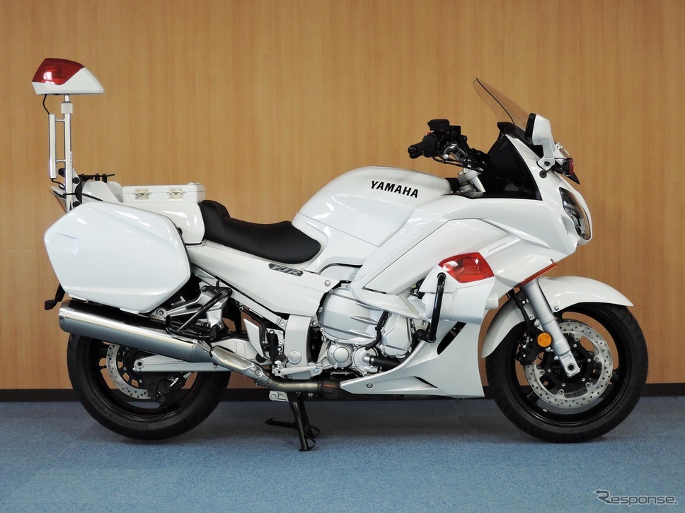 ヤマハの白バイ「FJR1300AP」《画像提供 ヤマハ発動機》