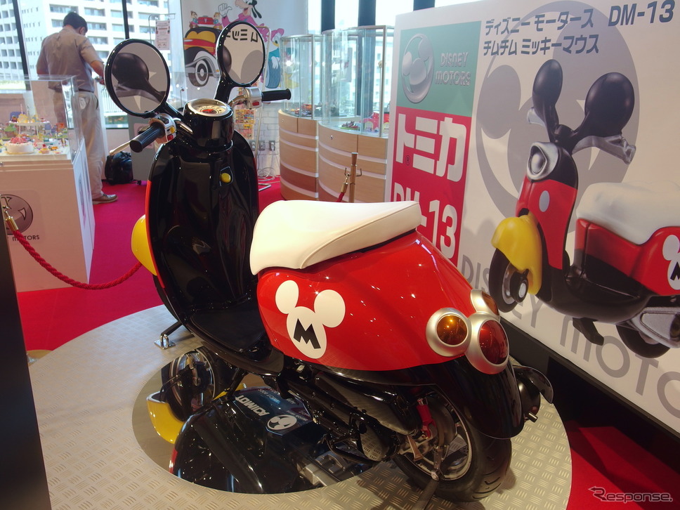 ライフサイズチムチムミッキーマウス(ディーモーターススクエア)《撮影 高木啓》