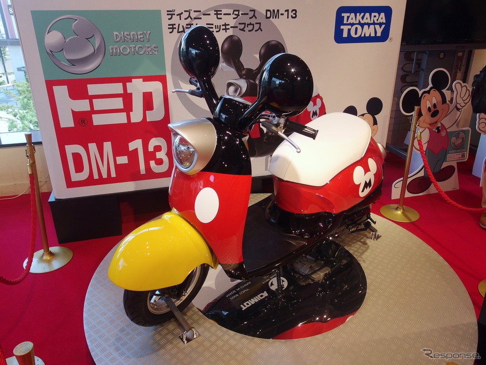 ライフサイズチムチムミッキーマウス(ディーモーターススクエア)《撮影 高木啓》