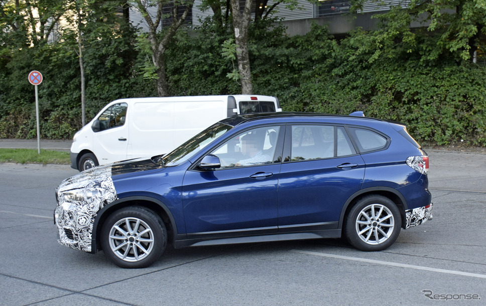 BMW X1 改良新型スクープ写真《APOLLO NEWS SERVICE》