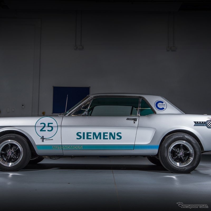 シーメンスが開発した初代フォード マスタングの自動運転車
