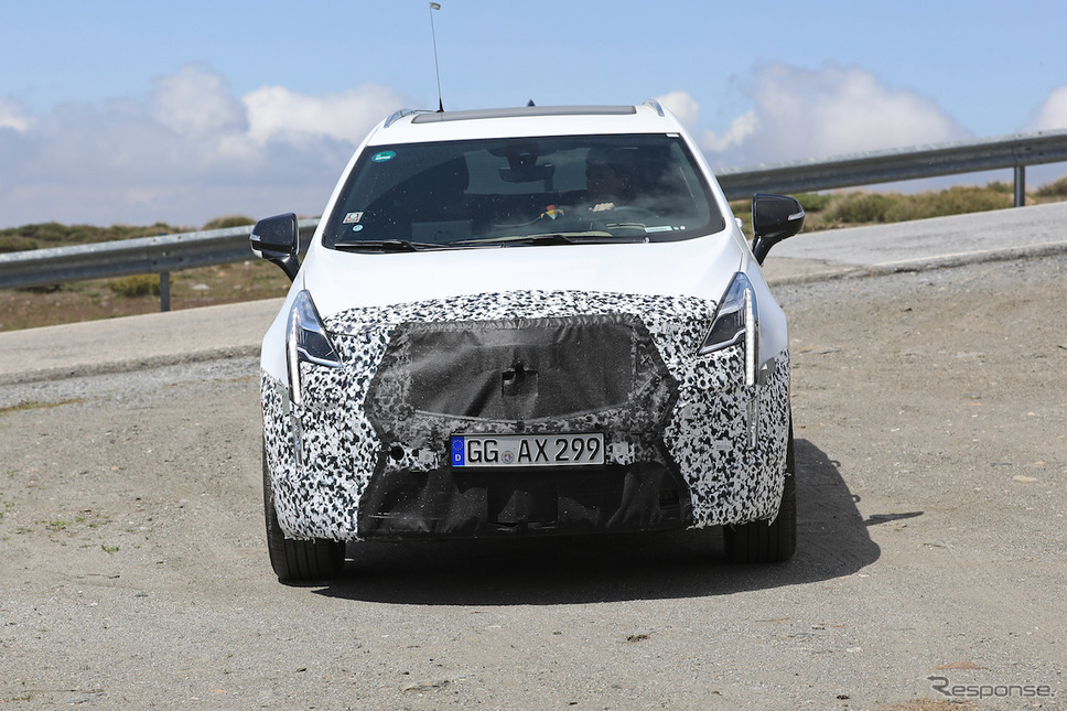 キャデラック XT5(日本名:XT5クロスオーバー)改良新型スクープ写真《APOLLO NEWS SERVICE》