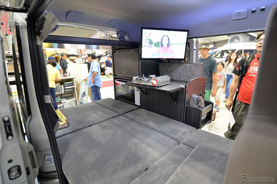 リンエイプロダクト、マイクロバカンチェス ひとりのくるま旅(東京キャンピングカーショー2018)《撮影 嶽宮 三郎》