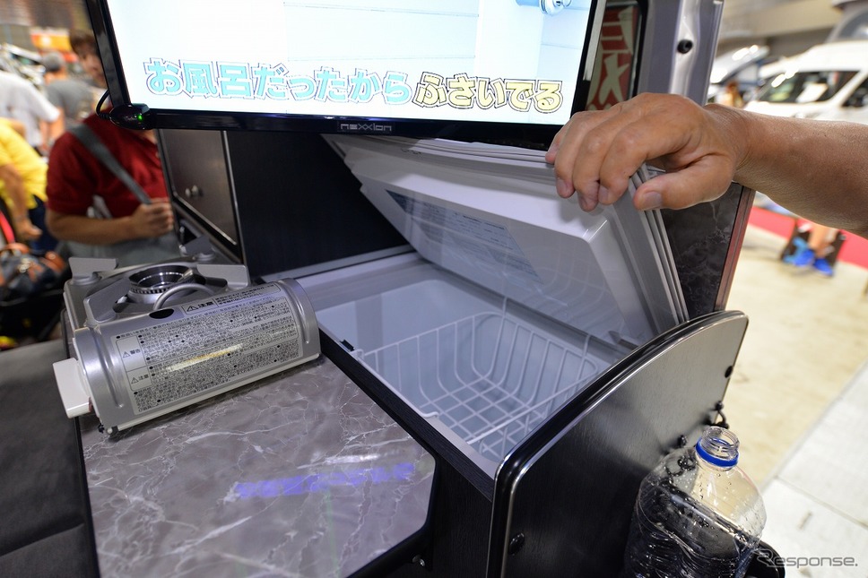 リンエイプロダクト、マイクロバカンチェス ひとりのくるま旅(東京キャンピングカーショー2018)《撮影 嶽宮 三郎》