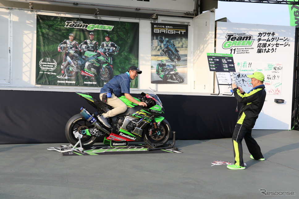 鈴鹿8耐 GPスクエア、カワサキブース《撮影 先川知香》
